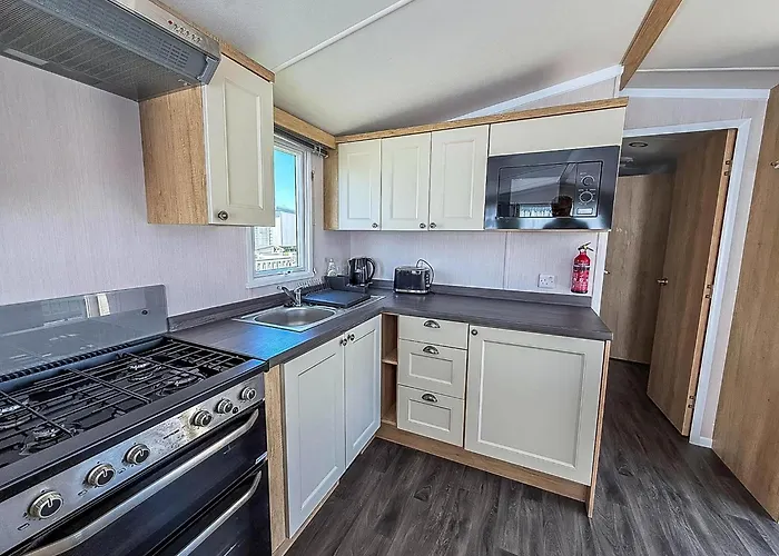Stunning Caravan With Side Decking Just A Short Walk To Hembsy Beach Ref 00069Ba