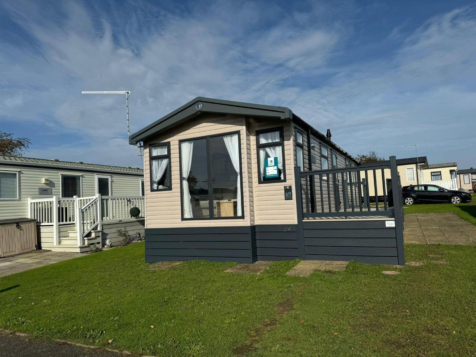 Stunning Caravan With Side Decking Just A Short Walk To Hembsy Ref 00069ba Кемпинг *