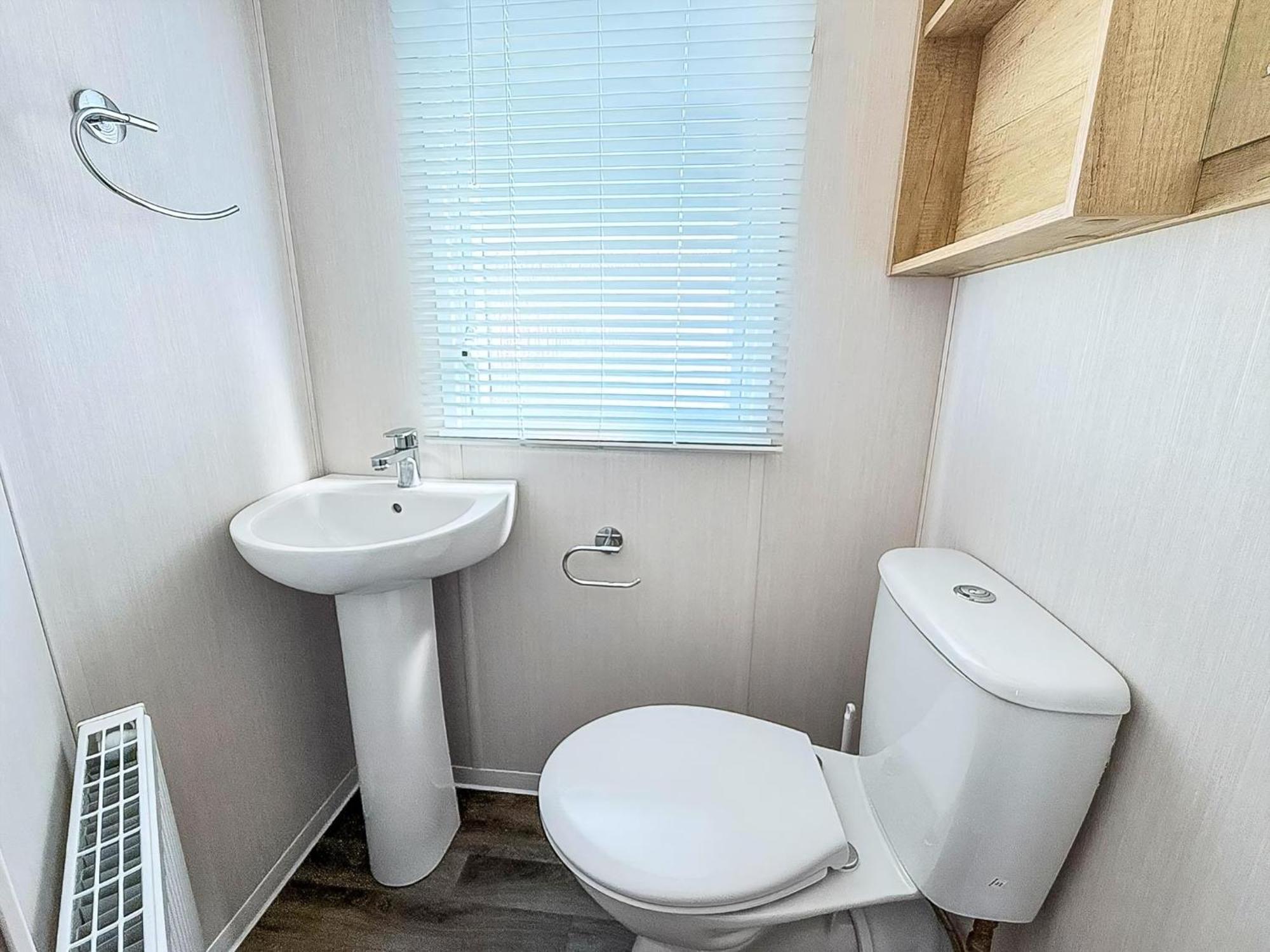 Stunning Caravan With Side Decking Just A Short Walk To Hembsy Ref 00069ba * Хемсби