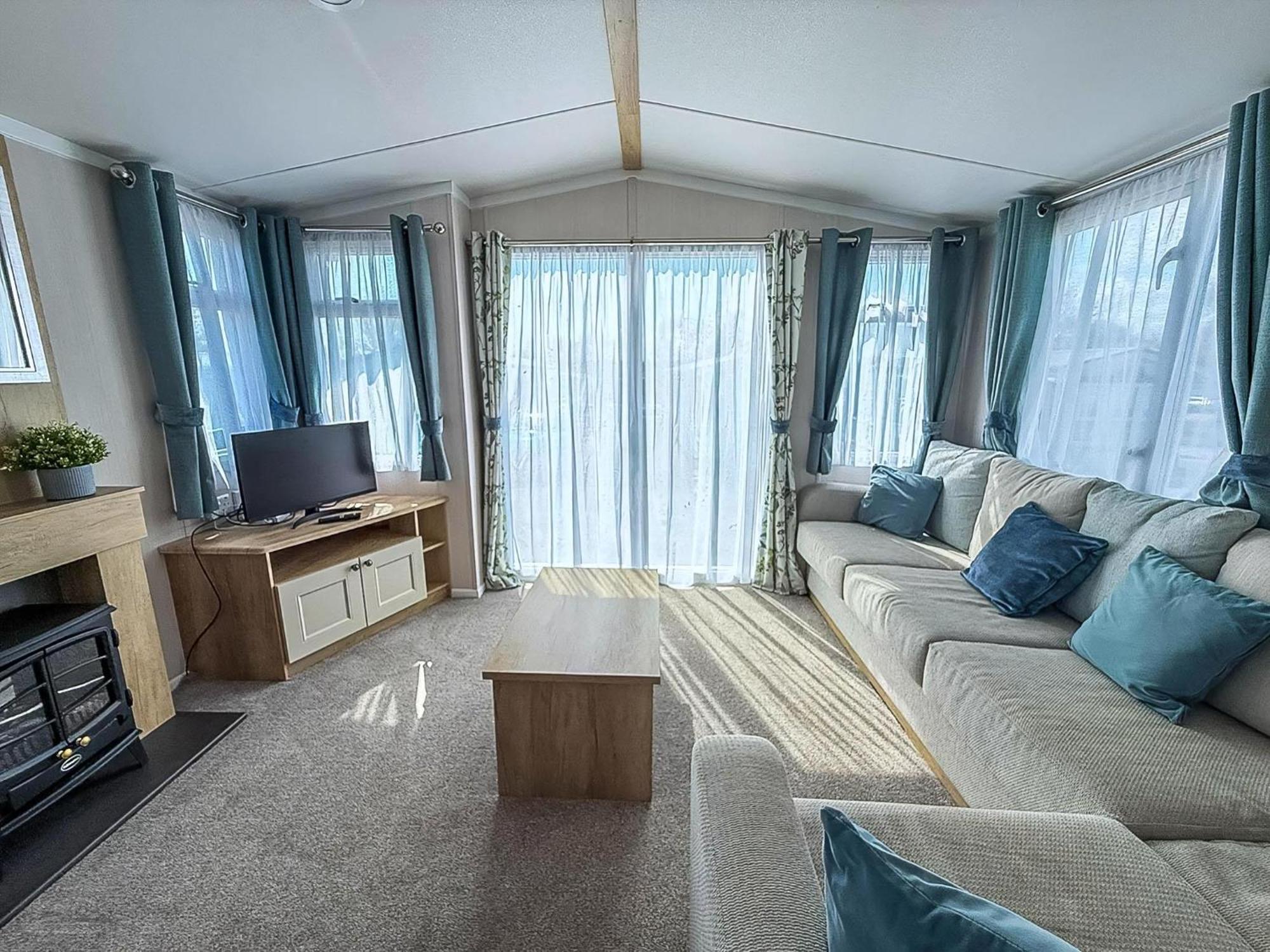 Кемпинг Stunning Caravan With Side Decking Just A Short Walk To Hembsy Ref 00069ba Хемсби